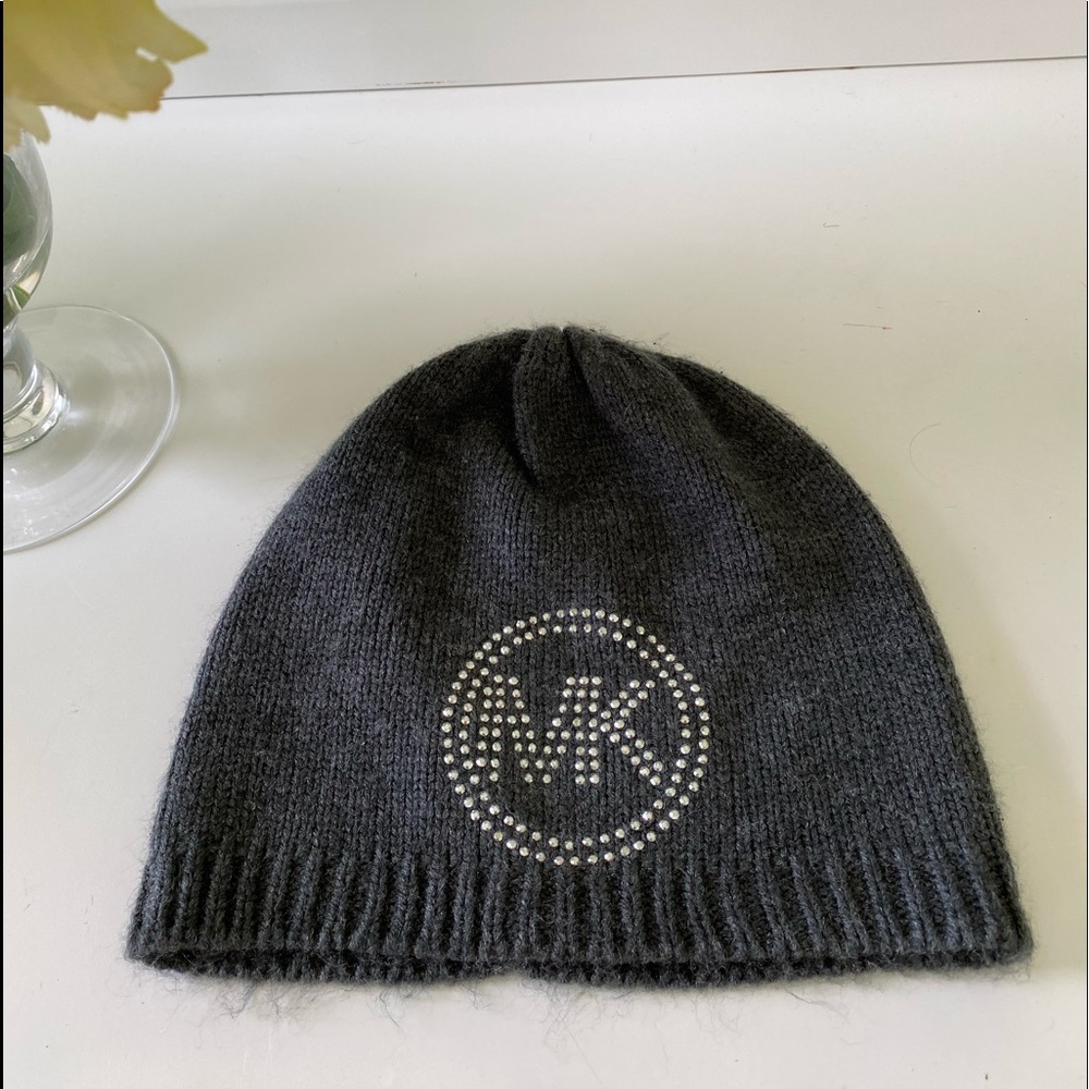 MICHAEL KORS HAT! Knit Gray